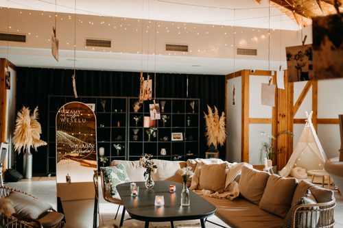 Diamentowa dressed as a chill-out zone: sofas, rugs and fairy lights strung under the ceiling